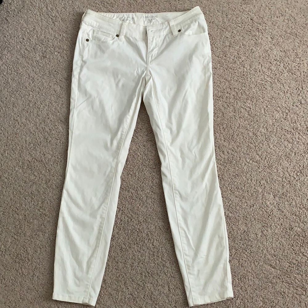White legging jeans
